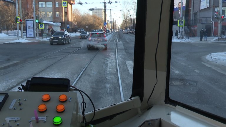 Автохам: выпуск 380. Неправильно припаркованные машины мешают трамваям в Иркутске